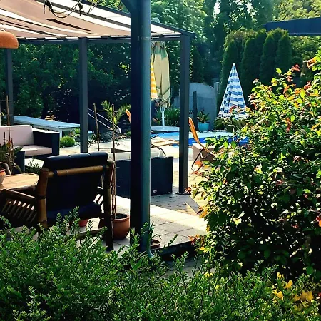 Poolgarden Nyaralo * Siófok