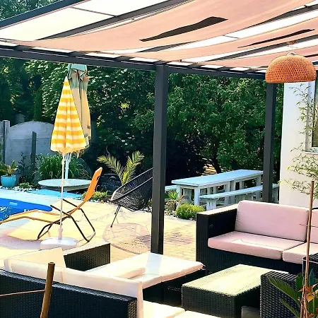 Poolgarden Nyaralo * Шиофок