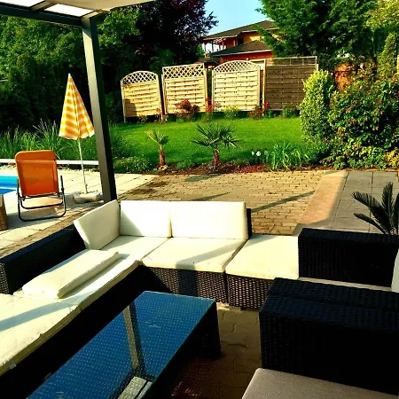 Poolgarden Nyaralo Apartment Siofok