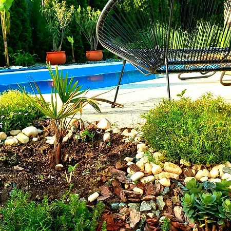 Poolgarden Nyaralo Apartment